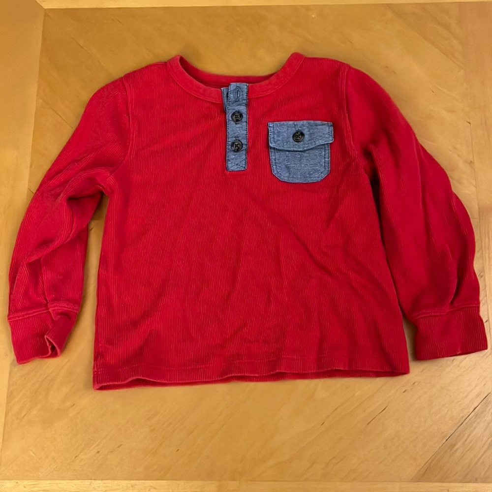 Old Navy long sleeve top in size 3T